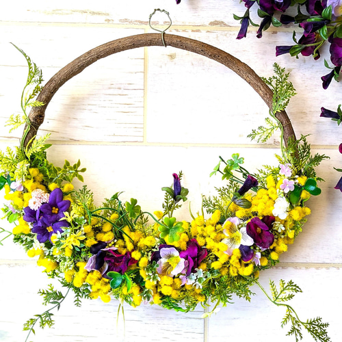 玄関ドアリース ミモザとすみれの春リース 大きめリース、お誕生日