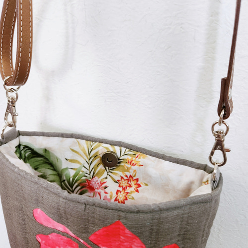 ハワイアンキルト　ハンドメイド　ハイビスカスショルダーバッグ ハワイアンキルト ハンドメイド ハイビスカスショルダーバッグ