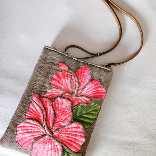 手染めハイビスカスのショルダーバッグ＊ハワイアンキルト ステンド
