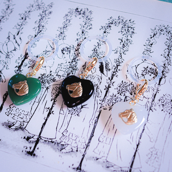 《色が選べる》2026干支【馬】チェコガラスのめじるしアクセサリー.アンブレラマーカー.キーホルダー.チャーム.ハート 6枚目の画像