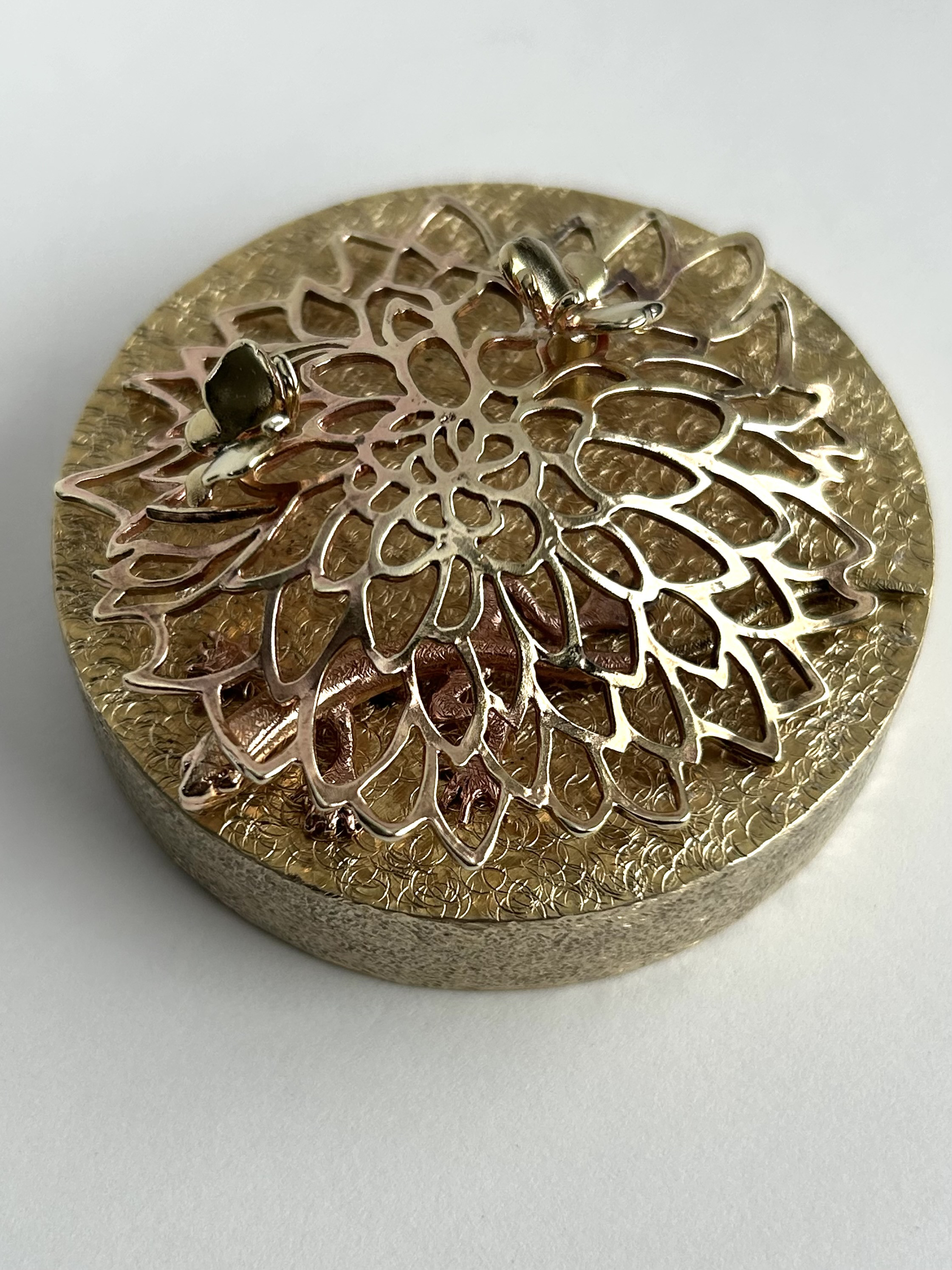 デスクオブジェシリーズ　ダリア　蝶々　トカゲ　真鍮ペーパーウェイト