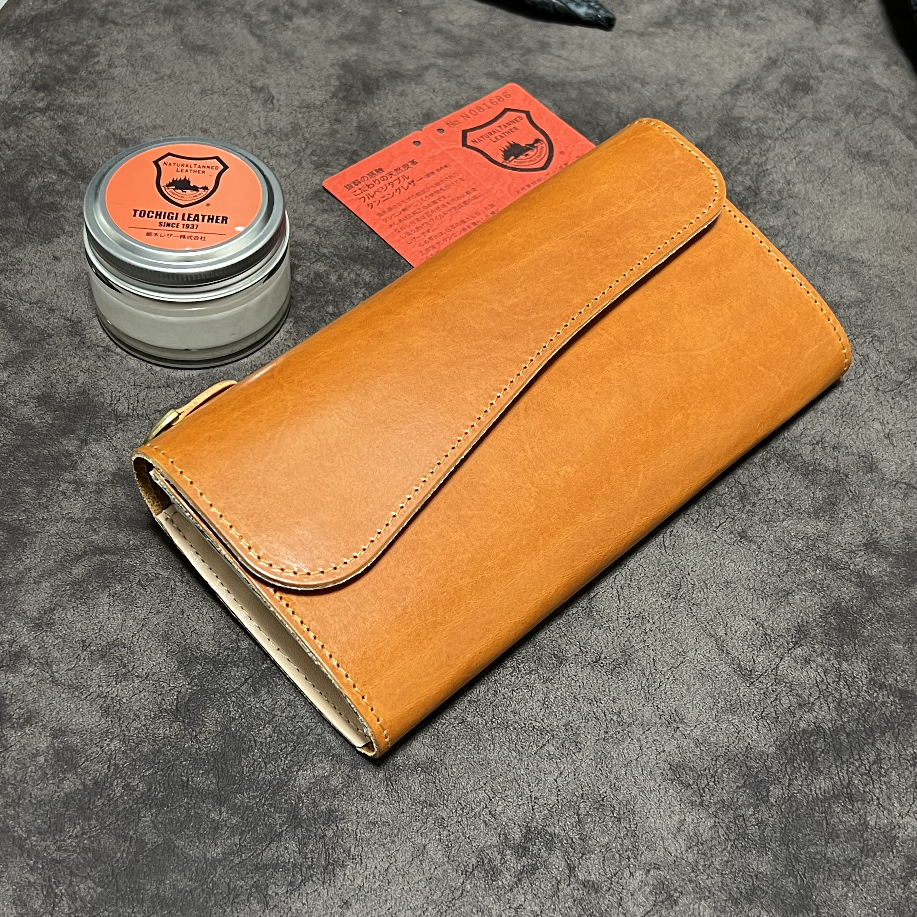 栃木レザー  　ヌメ革&本革 牛革　男女兼用　ラウンドファスナー 小銭入れあり 長財布 人気商品
