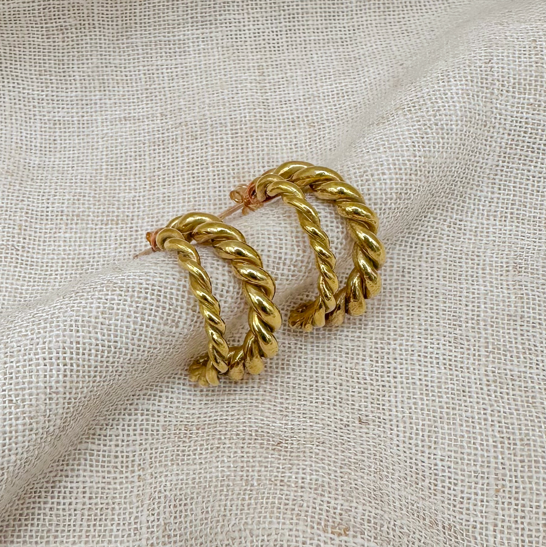 ツイストダブル フープ ピアス 真鍮