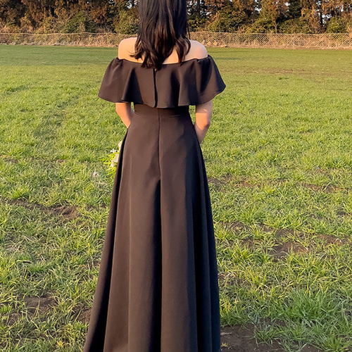 高級感 黒 オフショルダー パーティードレス シンプル 韓国風 花嫁