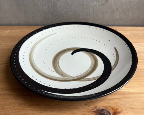 小石原焼 鶴見窯 7.5寸皿 (22.5cm) 白黒 渦模様 | パスタ皿 カレー皿