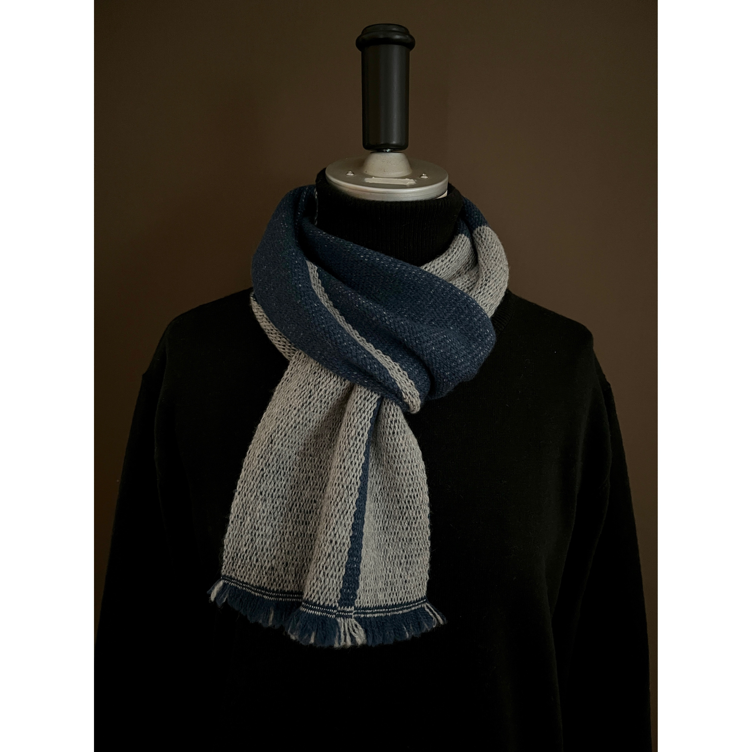 『カシミヤ リバーシブルマフラー　SOTTO』　ネイビーロード