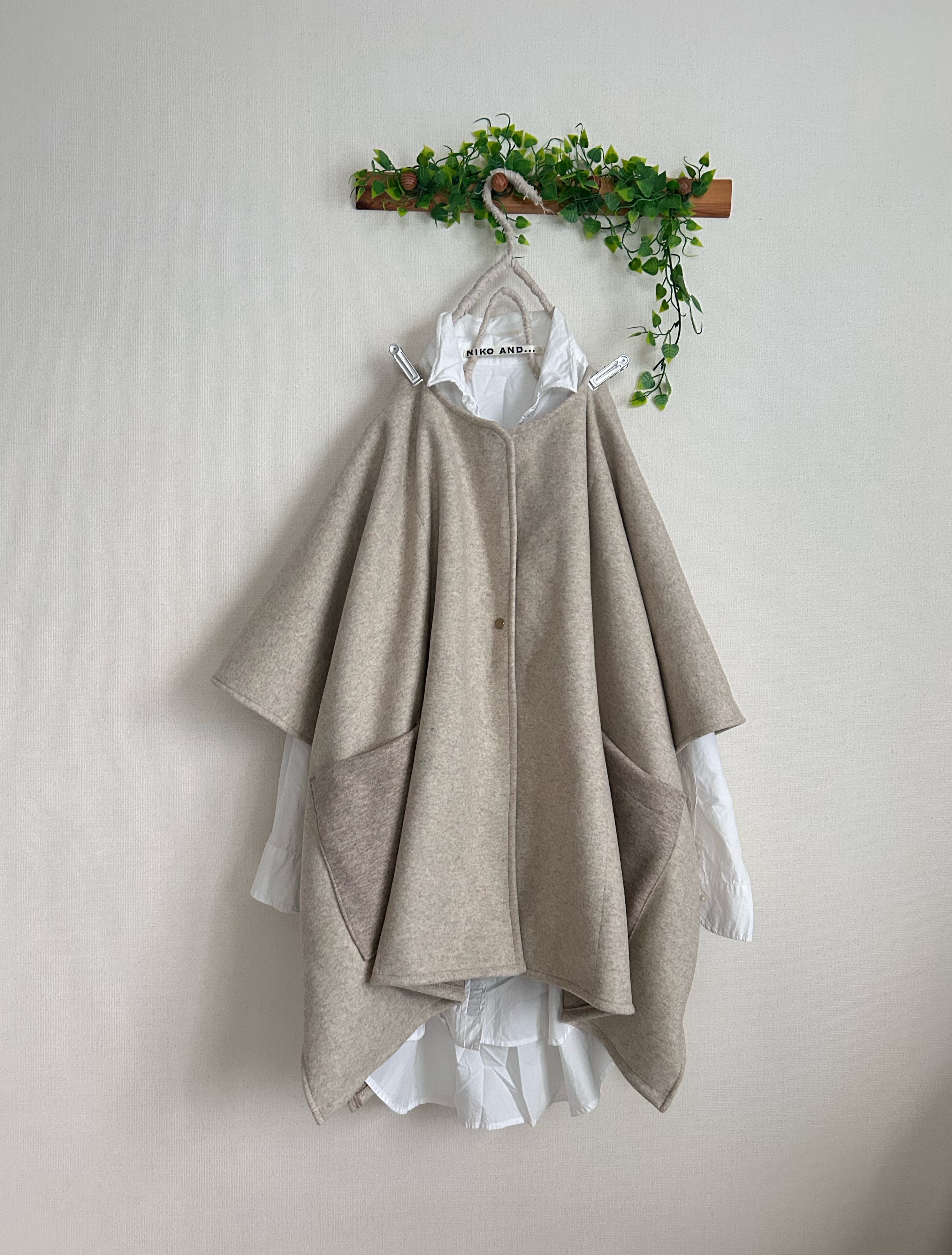 秋冬ベージュダブルフェイスウール混ポンチョコート