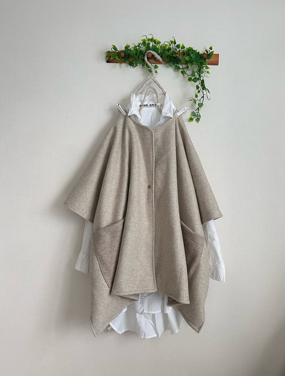 秋冬ベージュダブルフェイスウール混ポンチョコート コート Kym