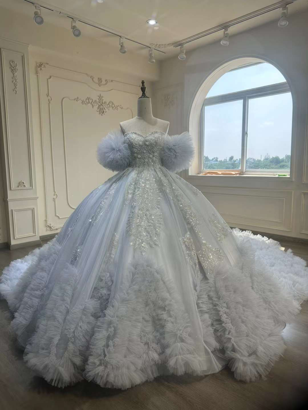 絶対後悔しない！カラードレス　可愛い　プリンセスライン　ボリューム　胸ハートライン結婚式前撮りソフトチュール　ギャザー