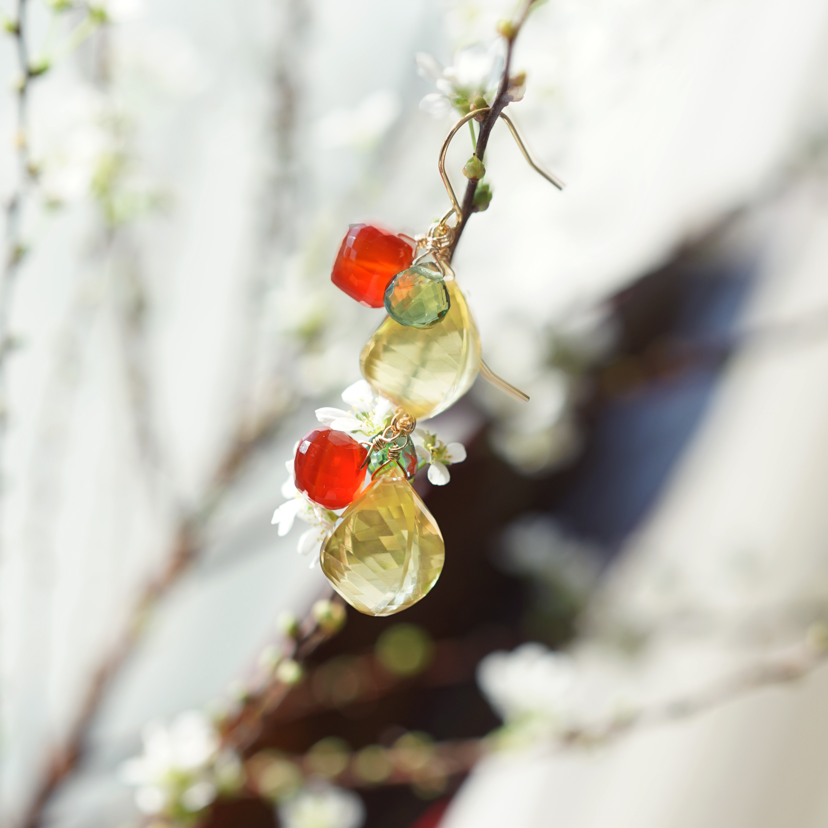 イヤリング可★ナスタチウムの花★極上レモンクォーツと2種ジュエルのピアス・サージカルステンレス　～ナスタチウム