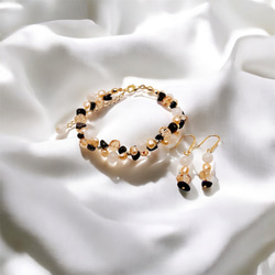 【14kgf】ホワイトムーンストーン × スギライト × オレンジバロックパールのブレスレット＆ピアスセットGD 1枚目の画像