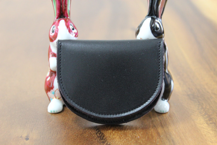 春造　馬蹄型小銭入れ　スムース革（ステッチブラック）