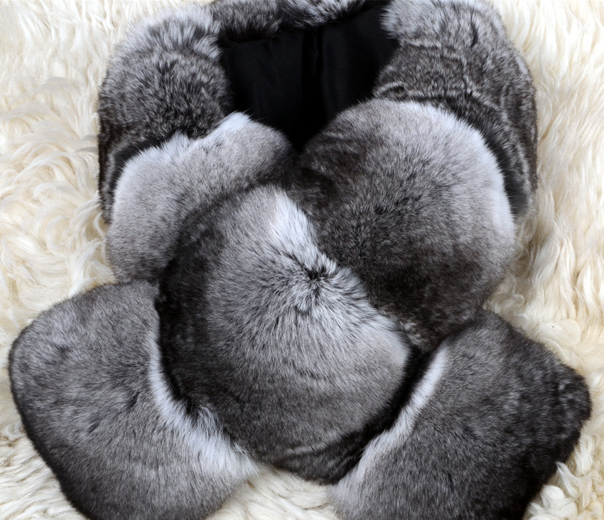 『毛皮の女王』至福の肌触りチンチラのマフラー(原色）染色無し/毛皮ファー新品