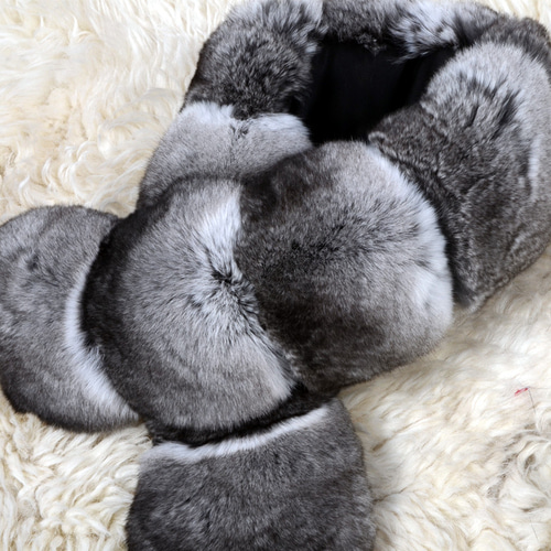 毛皮の女王』至福の肌触りチンチラのマフラー(原色）染色無し/毛皮