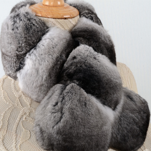 毛皮の女王』至福の肌触りチンチラのマフラー(原色）染色無し/毛皮