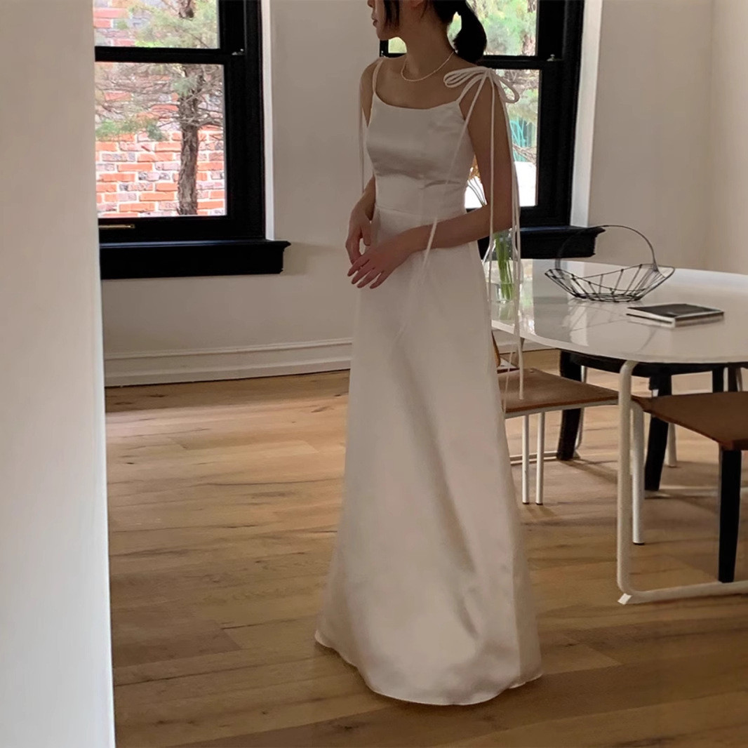 ウェディングドレス 白 黒 サテン ノースリーブ 韓国風 花嫁 パーティー 披露宴 前撮り 二次会 お呼ばれ AK666