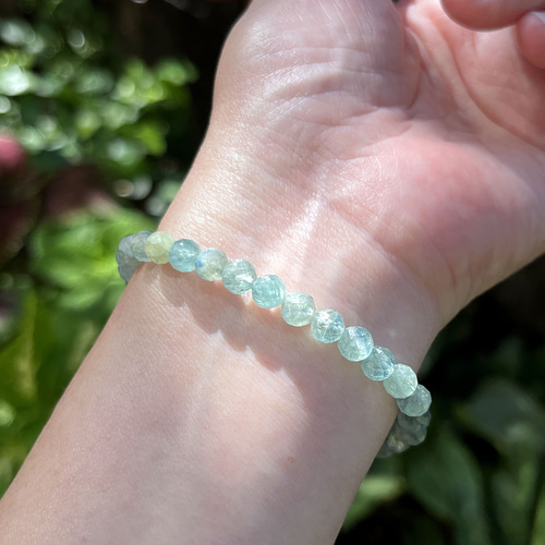 サンボウフォレスト* グリーンカイヤナイトブレスレット バングル