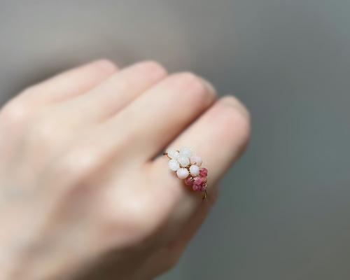 ピンクの天然石のワイヤーリング ピンクの天然石のワイヤーリング 1_f1a551a66be50409b9764894d91e