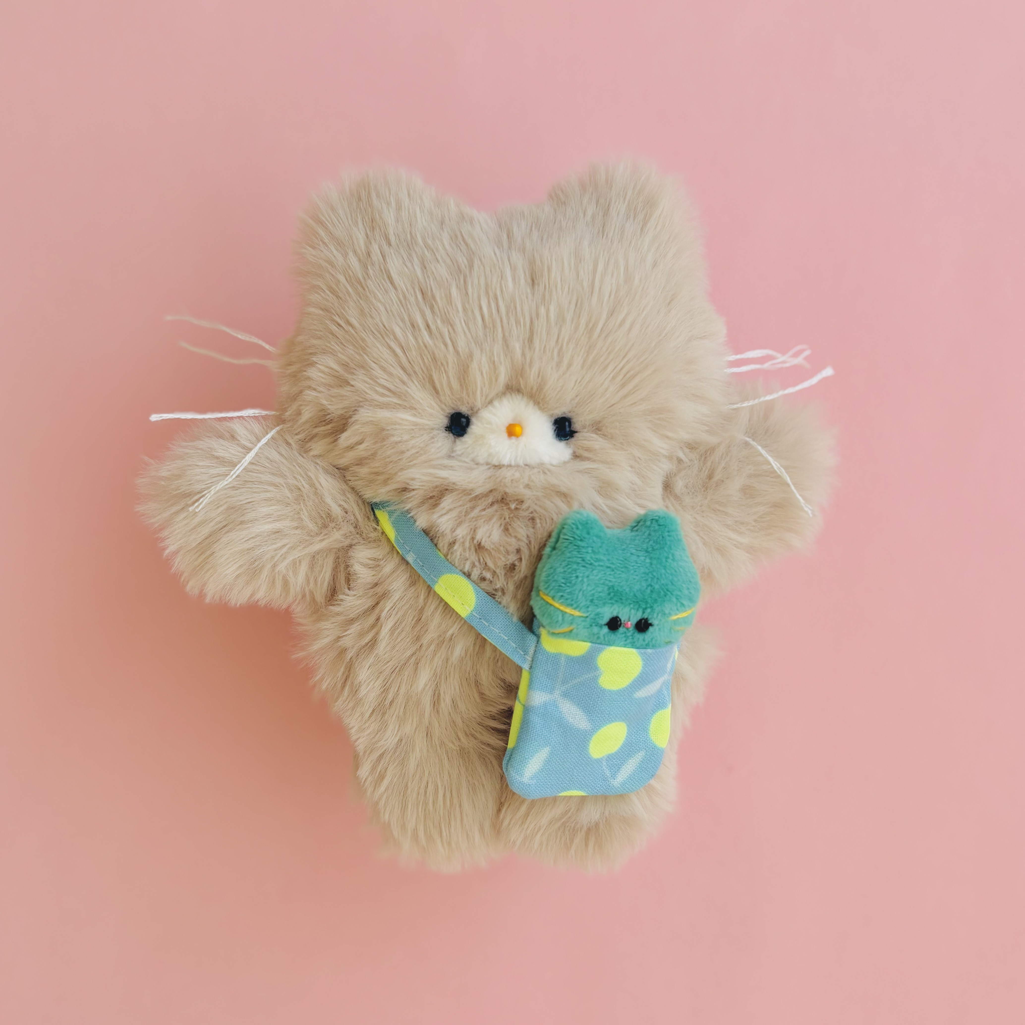 チビネコちゃんと一緒！ホワホワネコちゃん ぬいぐるみ①