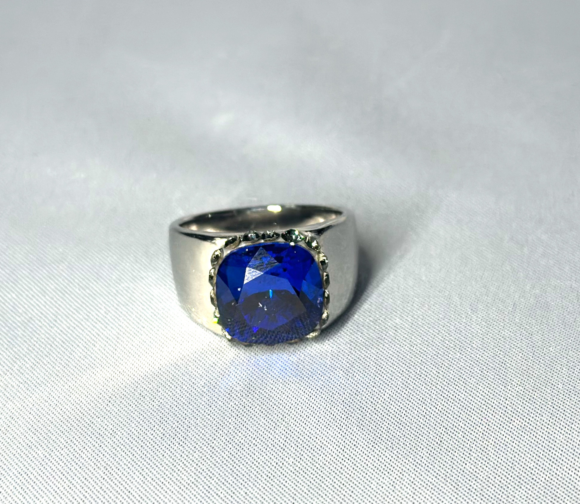 No.41 深藍クリスタルのシンプルリング ― 凛とした大人の輝き