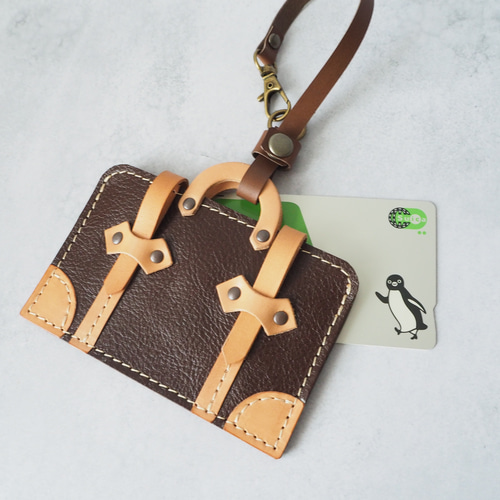 受注制作》本革＊アンティークなトランク型パスケース（シボ・焦茶