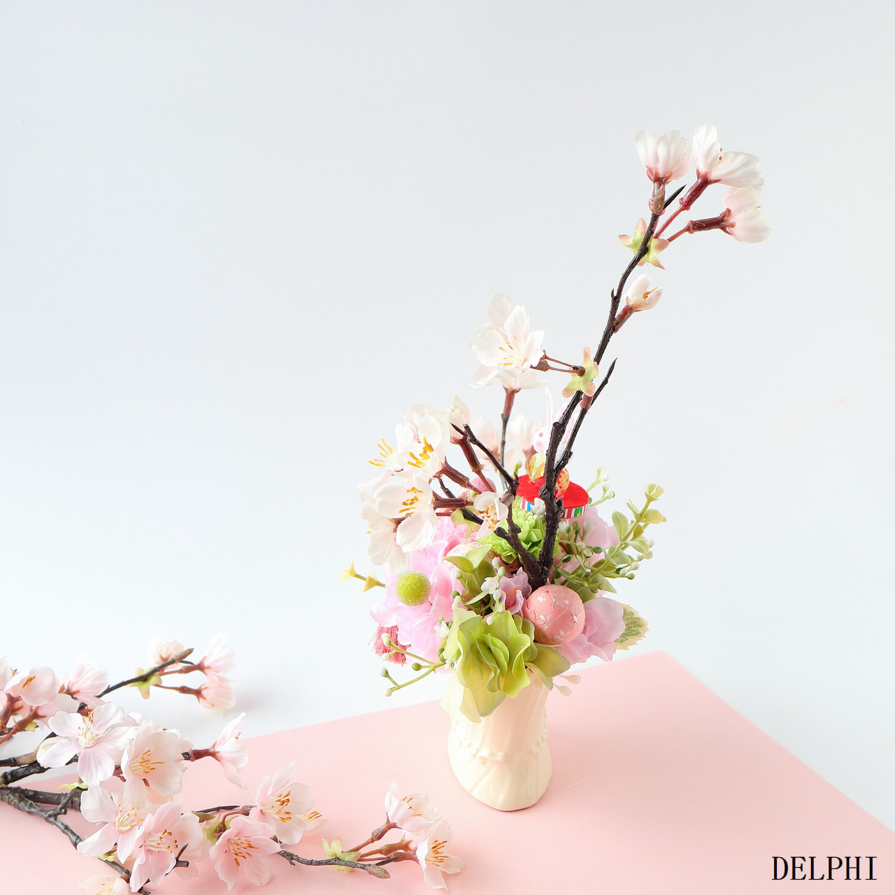 うさぎのひな祭りアレンジメント【アーティフィシャルフラワー/造花】お雛様　桃の節句　春ギフト　桜アレンジメント　お祝い