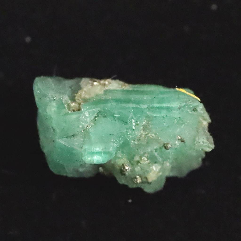 コロンビア産 エメラルド 原石 2.65ct #75682