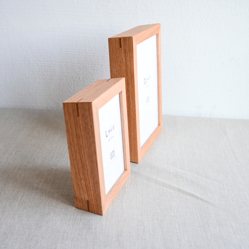 クルミの木の自立するフォトフレーム 写真立て L判 / 2L判