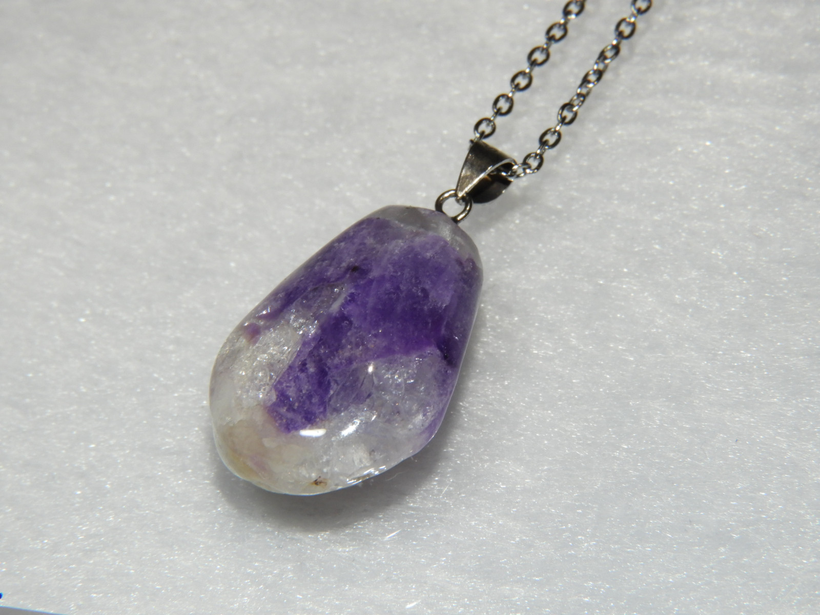 美しい変化の石！貴重な色の変わるハックマナイトのペンダントトップ！天然石　４