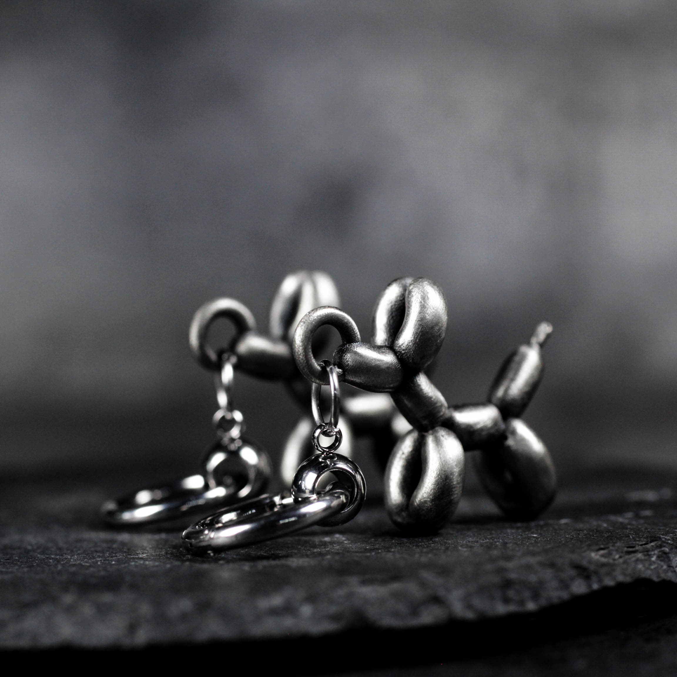 シルバーバルーンドッグフープイヤリング：ゴシックペットジュエリー