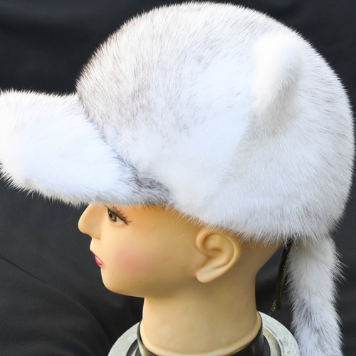 ★新品 限定◆猫の耳◆毛皮の宝石ミンクだ人気のキャップ 毛皮ファー ☆新品 限定◇猫の耳◇毛皮の宝石クロスミンクだ人気のキャップ 毛皮