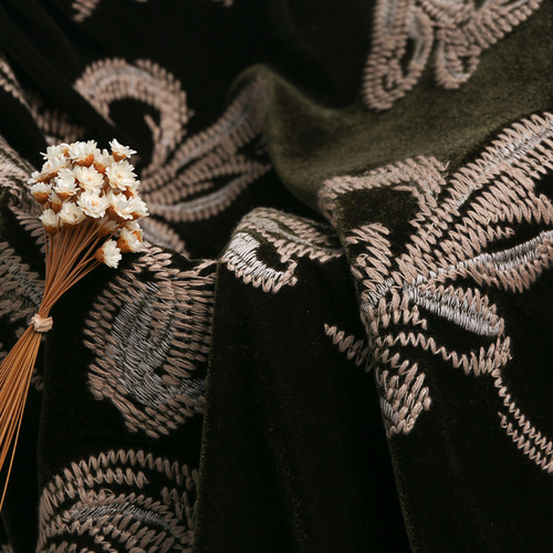 長さ1m 刺繡生地 花柄 ベロア生地 秋冬 青 緑 赤 可愛い 上品 布 ぬの