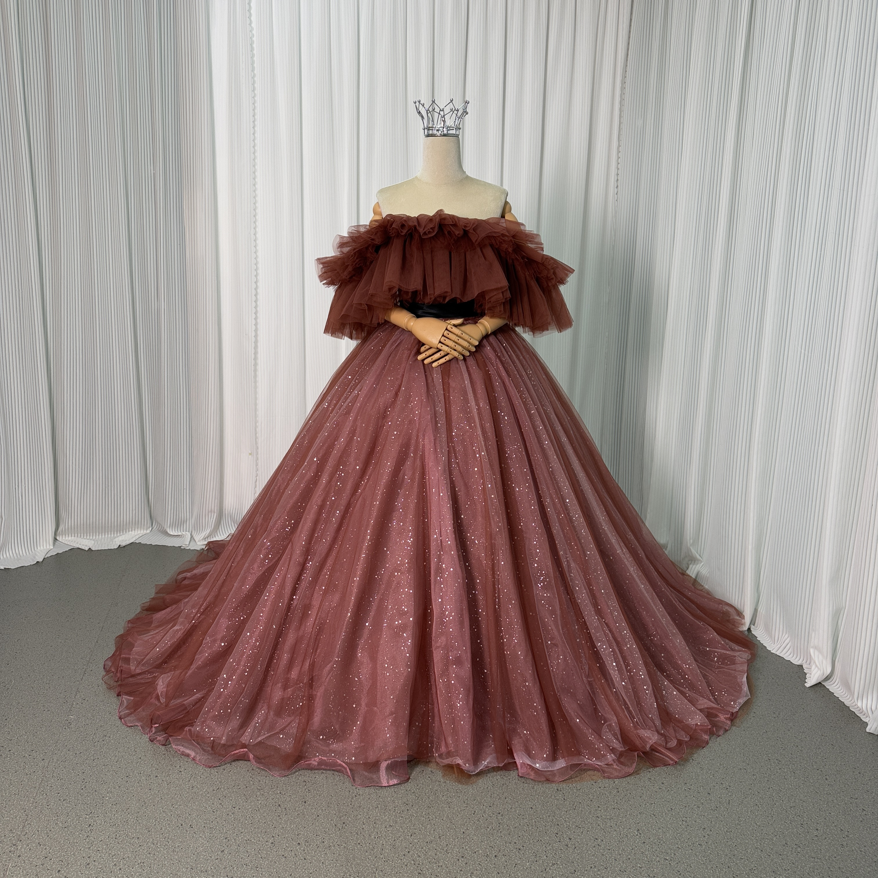 送料無料！カラードレス 取り外し可能なオフショルダー テラコッタ色 キラキラグリッターチュール ベルト 編み上げ 結婚式