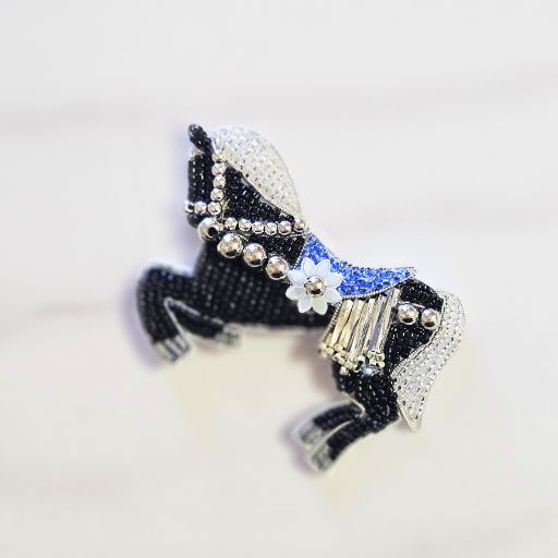 ポニーちゃん　馬のモチーフ　干支　母の日　ポニー　縁起物　オートクチュール刺繍　ブローチ　アクセサリー　プレゼン