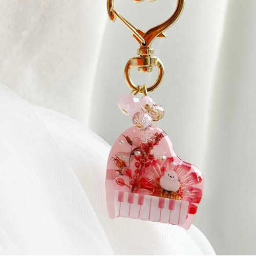 3110】グランドピアノキーホルダー マトリカリアとシマエナガちゃん