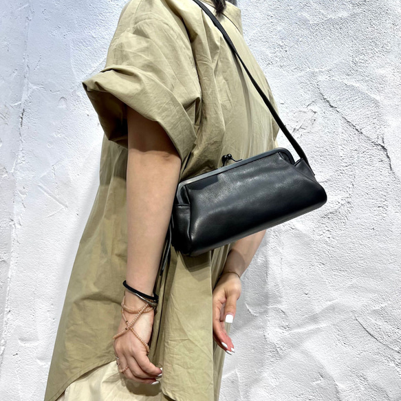 本革 がま口ショルダーバッグ｜2WAY・横長スクエア・シンプルデザイン