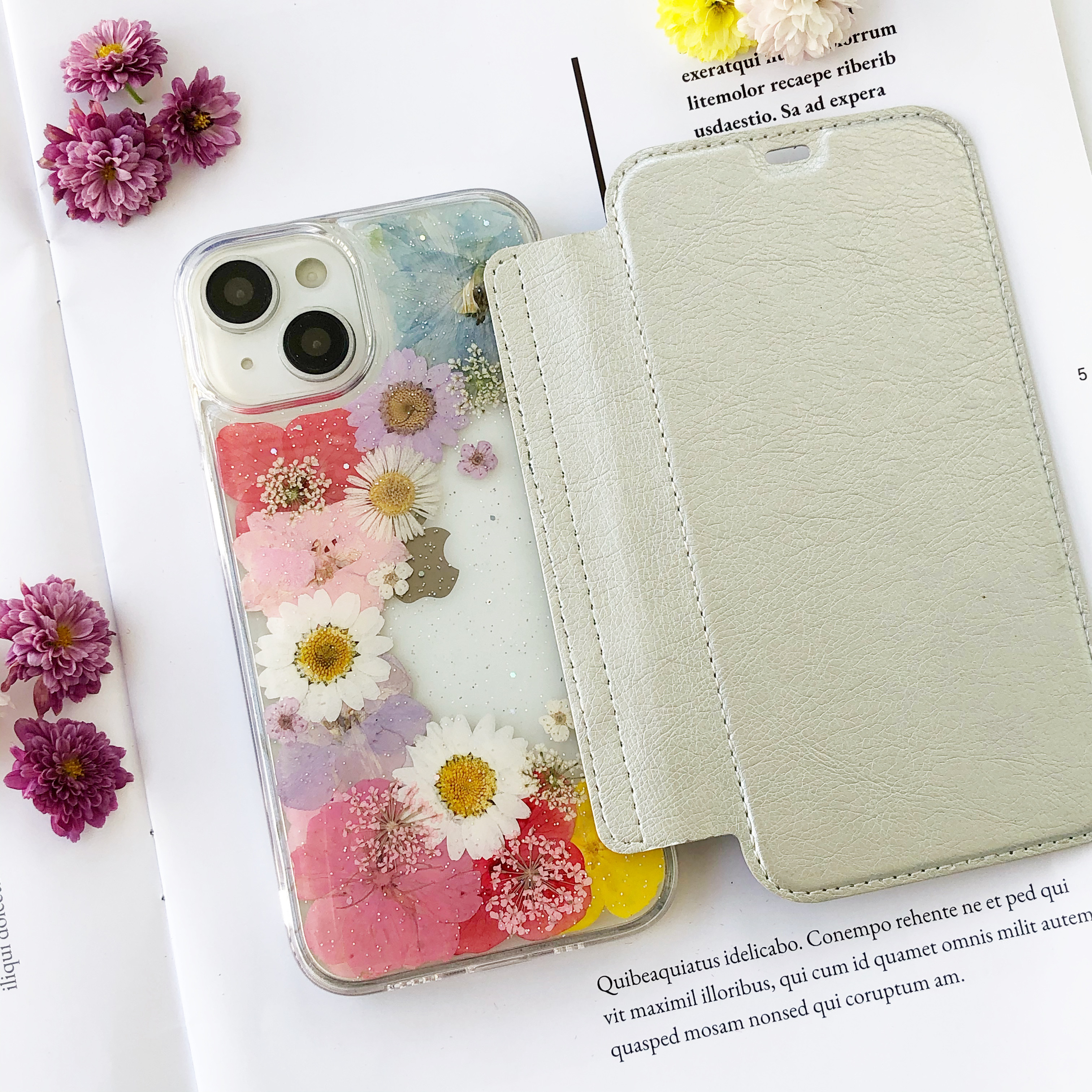 かすみ草＆紫陽花 押し花ケース 手帳型スマホケース iPhone17Pro/17/17ProMax/GalaxyS26 4,232円