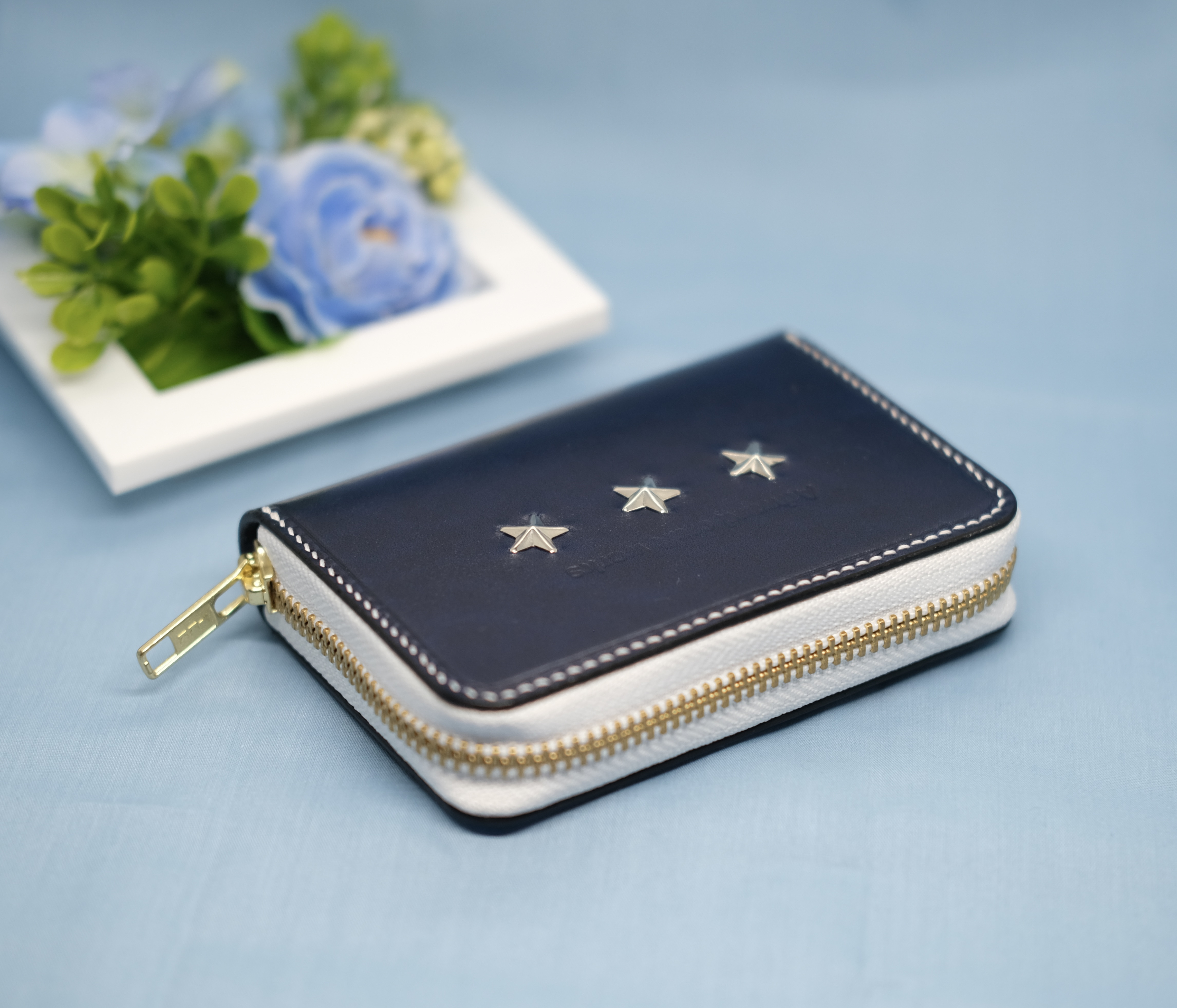 ルガトショルダー レザー ラウンドファスナー ミニウォレット　ネイビーカラー