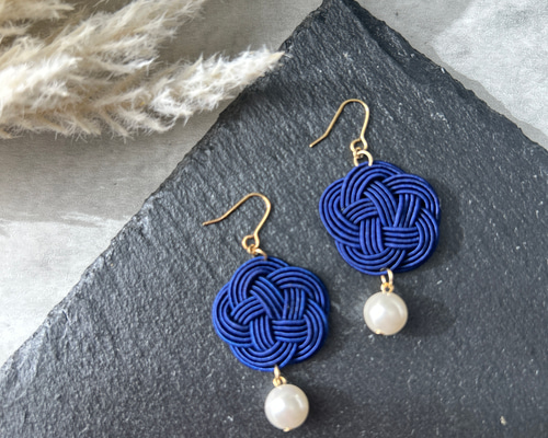 水引ピアス】梅結び＆ホワイトパール（4本結び） ネイビー単色カラー