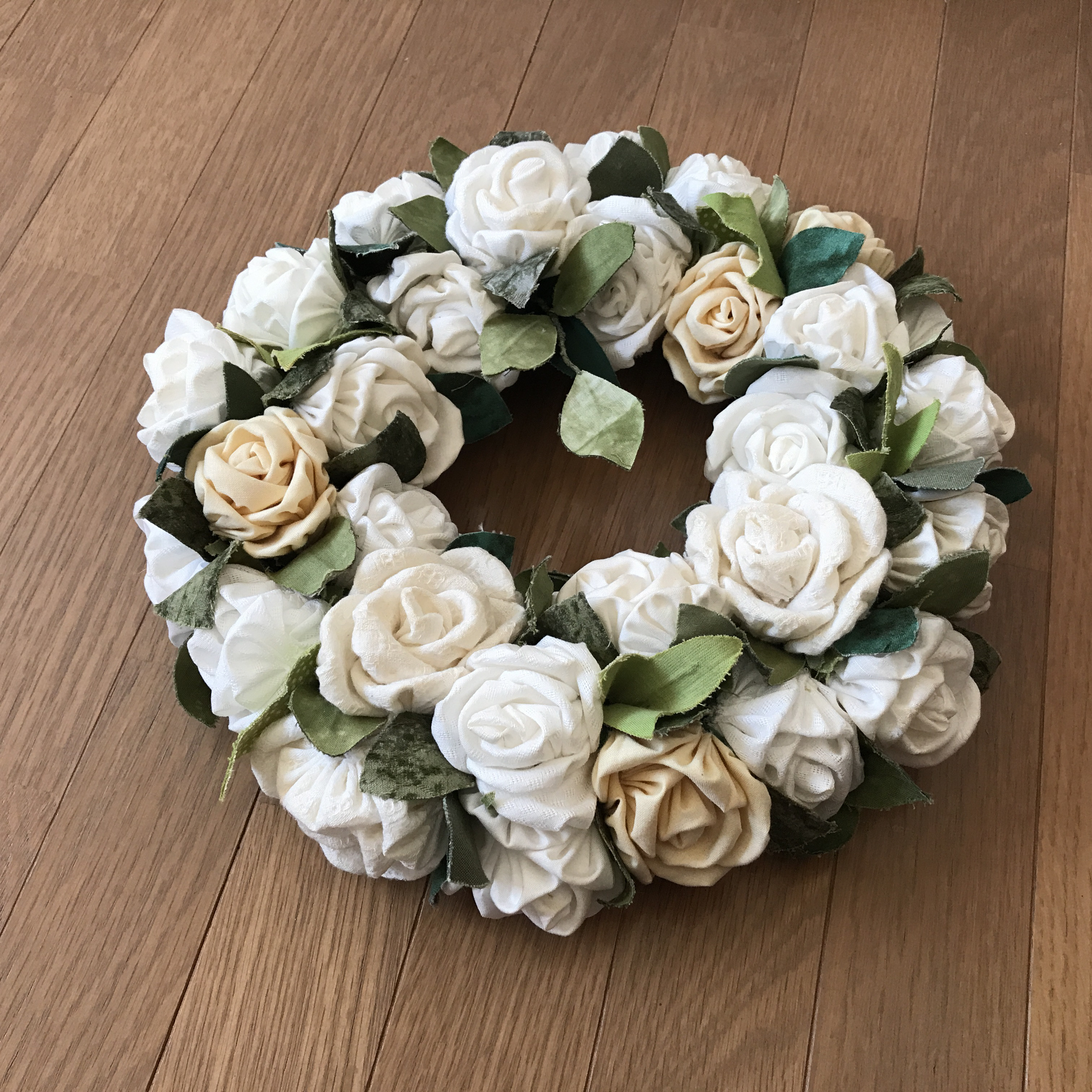 《新作》リバティーの織り柄手作り布リース30cm（1点限定）