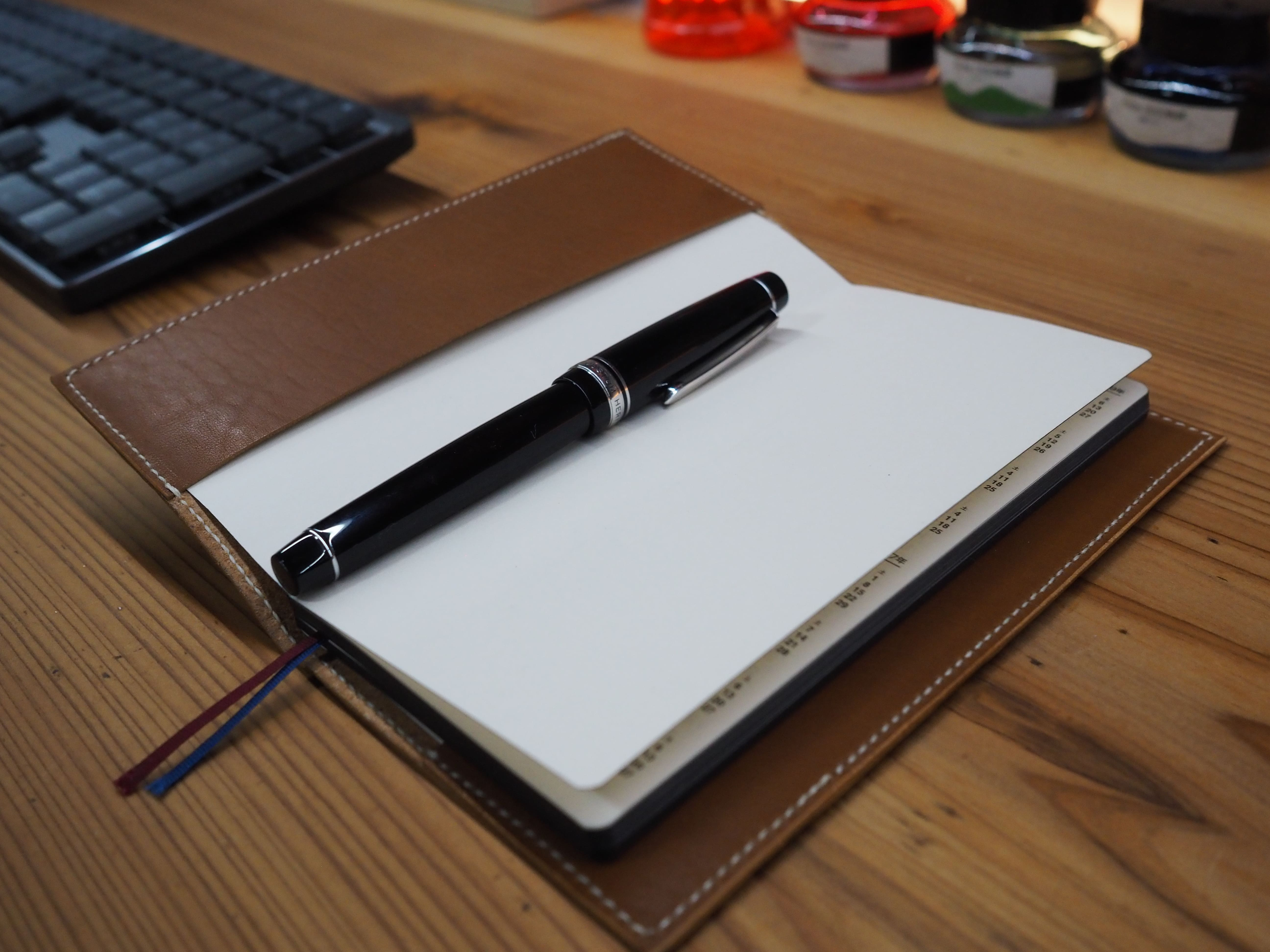 高橋書店77愛用者のための 本革ブックカバー｜ジャストサイズ設計