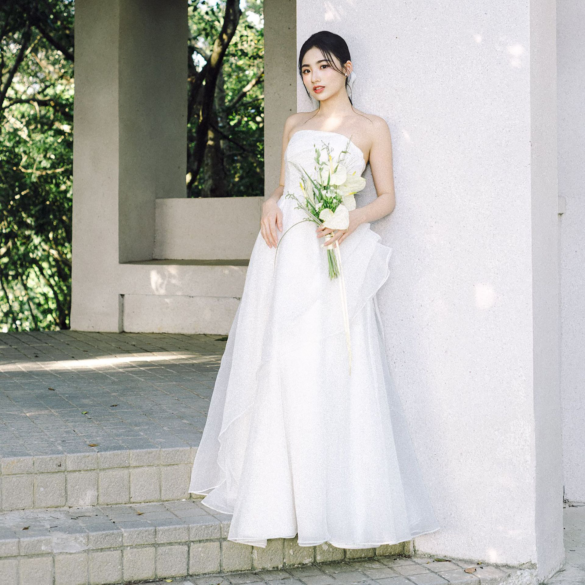 高級感 白 オフショルダー ウェディングドレス シンプル 韓国風 花嫁 披露宴 演奏会 前撮り HL1066