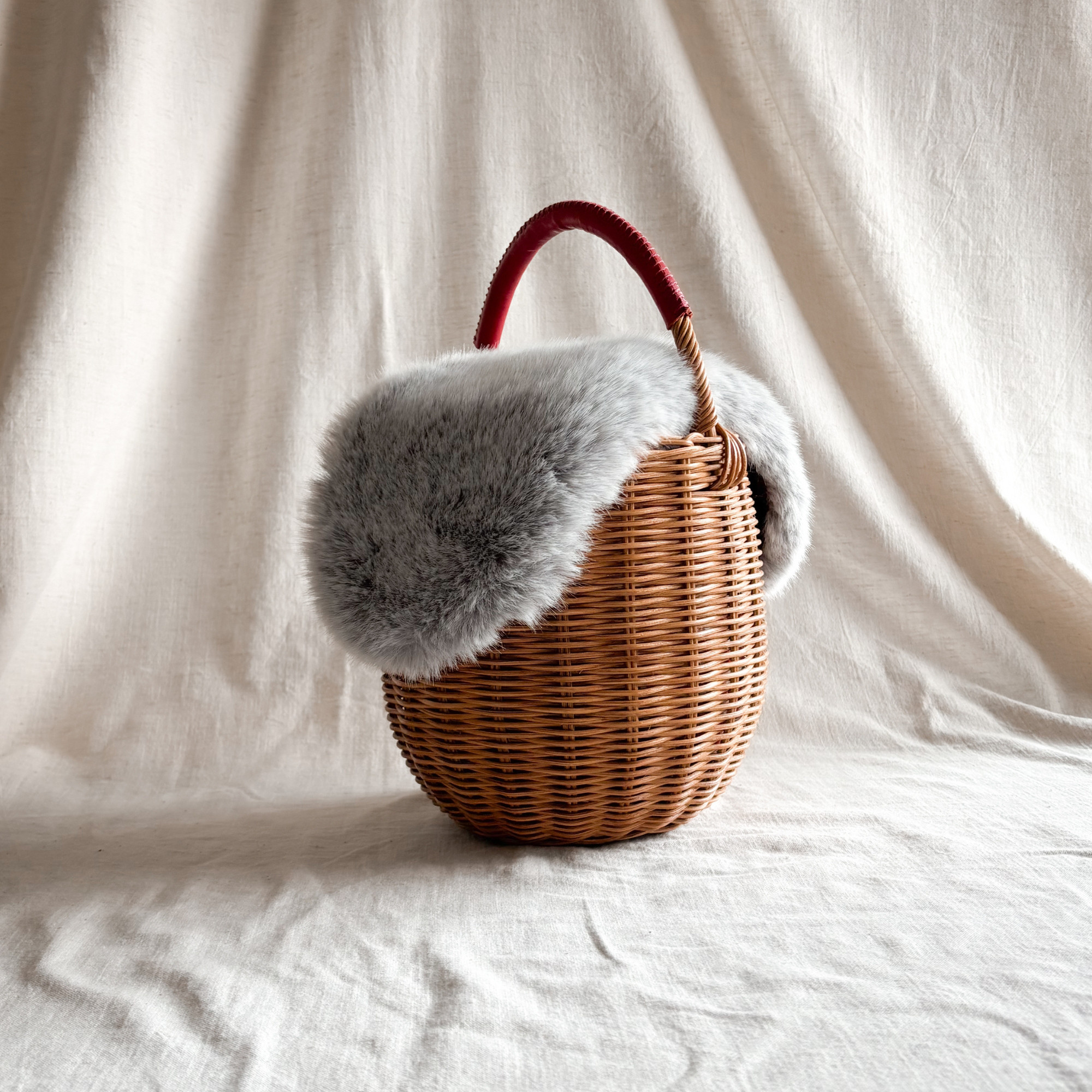 【セット商品】ラタン（籐）の手編みドングリかごバッグ/ ギンガムチェックのインナーバック・ファーカバー付き