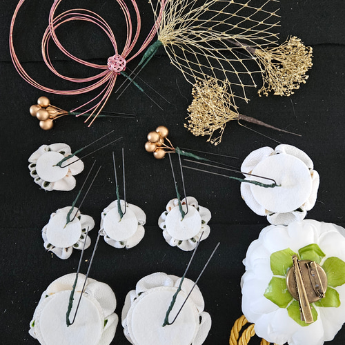 和装髪飾り つまみ細工 髪飾り 成人式 七五三 卒業式 ホワイト