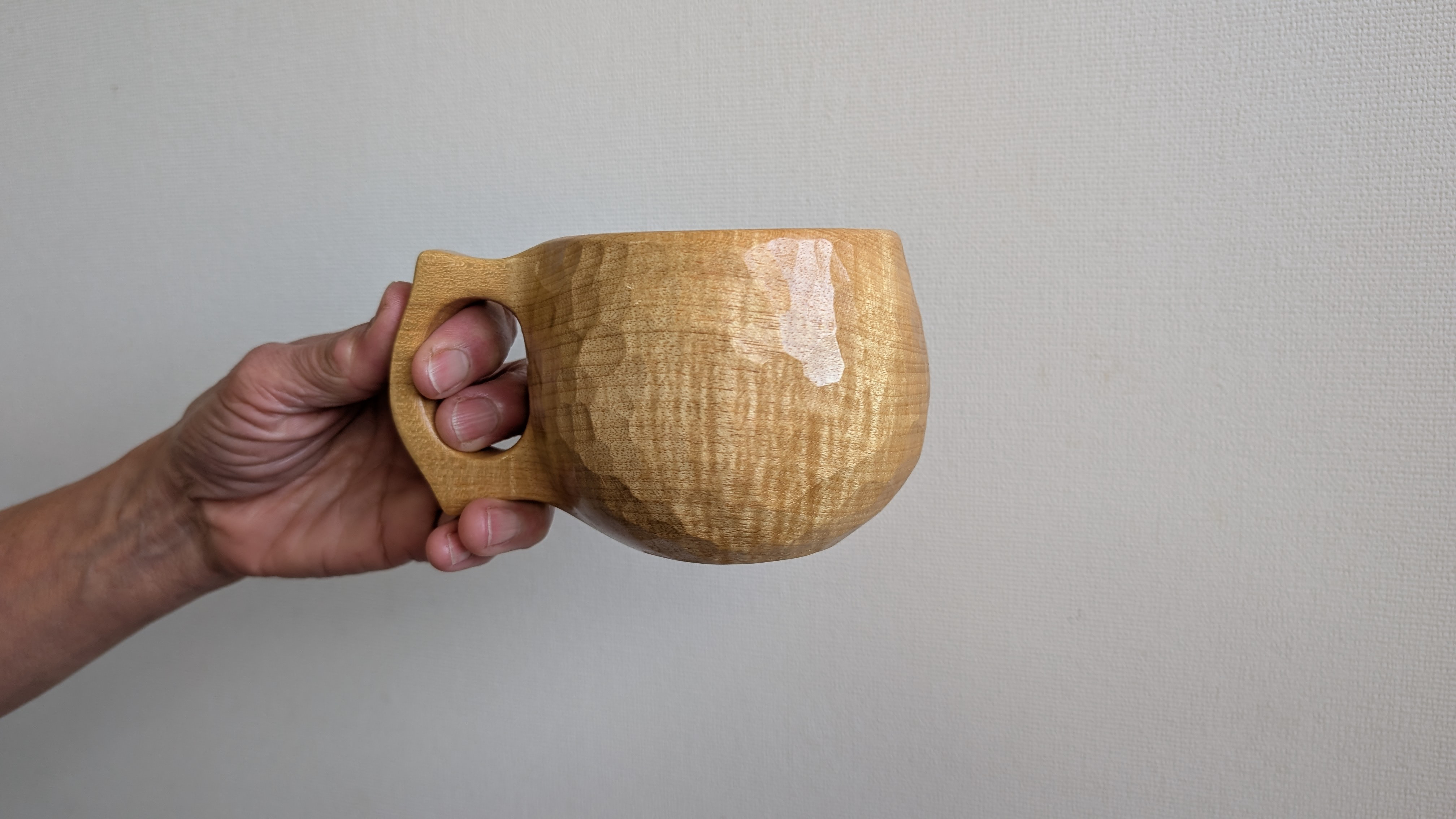 むく（椋木）の一木彫りコーヒーカップ