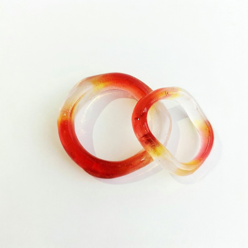 yuragi-no-hikari｜fruits ring - strawberry - 苺色の透明レジンリング