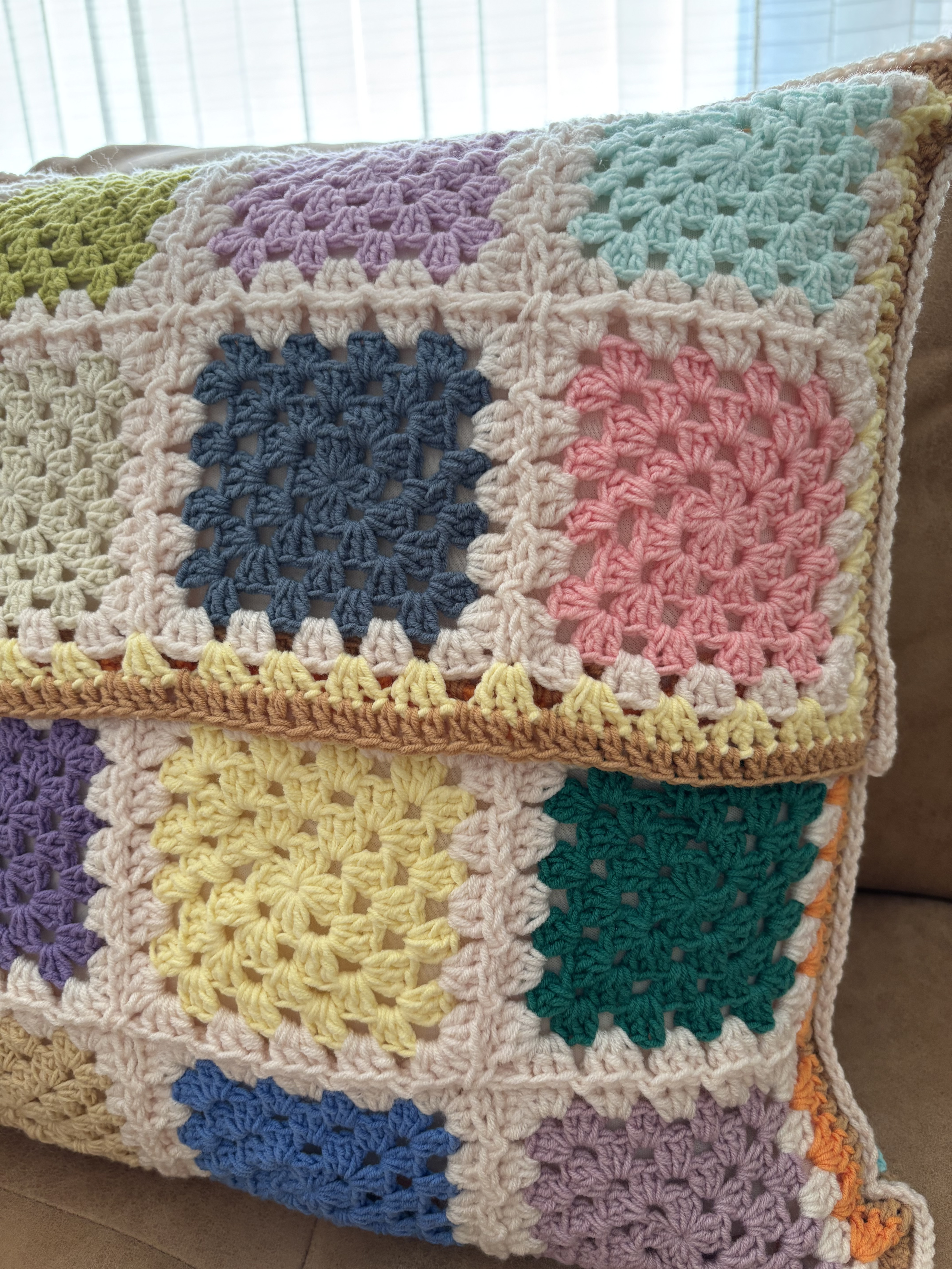 かぎ針編み/花モチーフ/クッションカバー