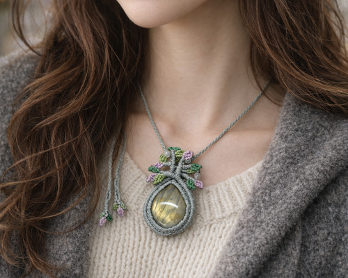 マクラメ手作りネックレス（生命の樹） ラブラドライト』生命の樹マクラメ編トップネックレス ネックレス