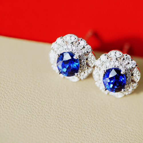 新春」K18 天然ロイヤルブルーサファイア 天然ダイヤモンド 成功 誠実