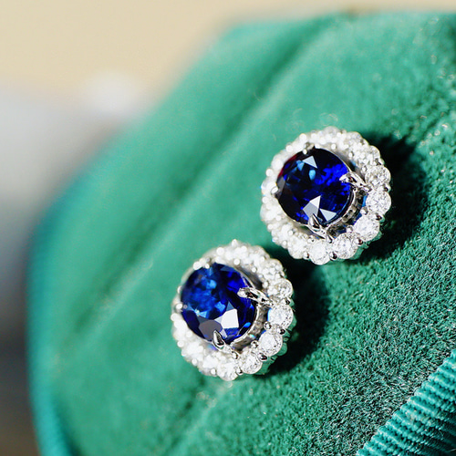 新春」K18 天然ロイヤルブルーサファイア 天然ダイヤモンド 成功 誠実